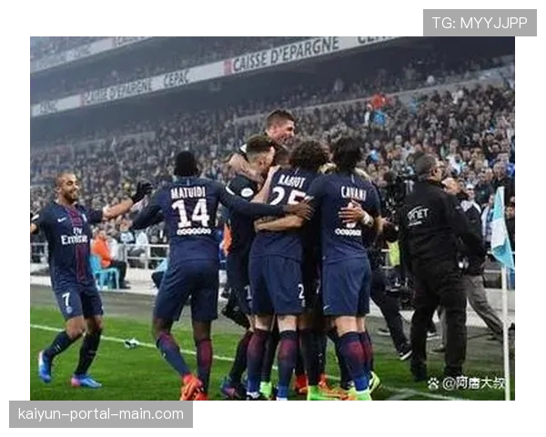 巴黎圣日耳曼德比战险胜巴黎FC 登贝莱关键进球助球队紧追朗斯